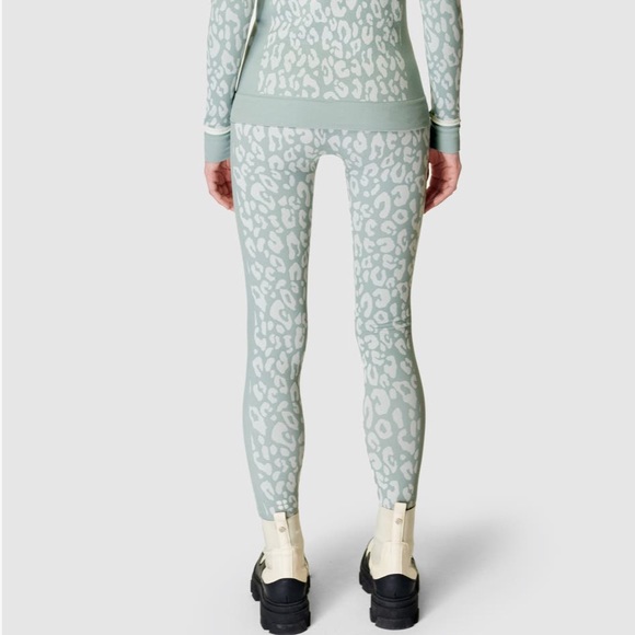 SWEATY BETTY Leopard Jacquard Base Layer Leggings NWT Small S Blue Leopard Paint - Picture 7 of 10